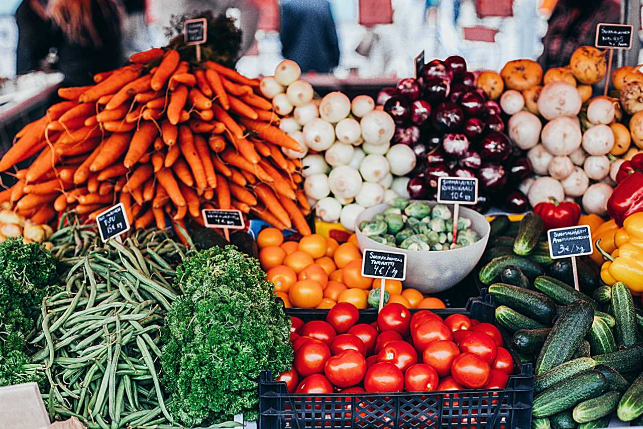 organic foods at farmers market