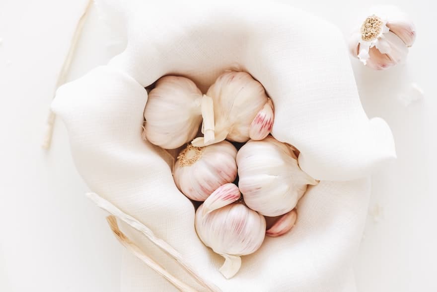 vaginal health myths raw garlic