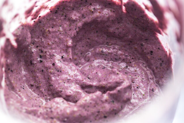 blueberry smoothie bowl