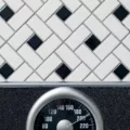 how much weight can you lose in a month scale