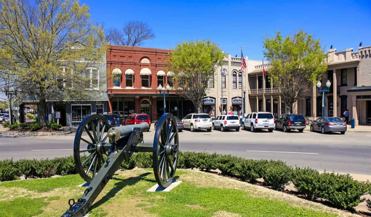 The view of downtown Franklin, TN on a sunny summer day