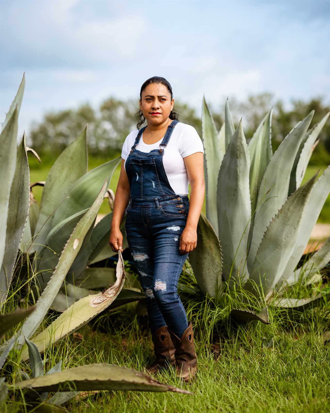 Silvia Moreno Ayala standing in a field.