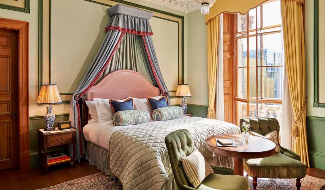 A beautiful five-star townhouse hotel room in Edinburgh, Scotland