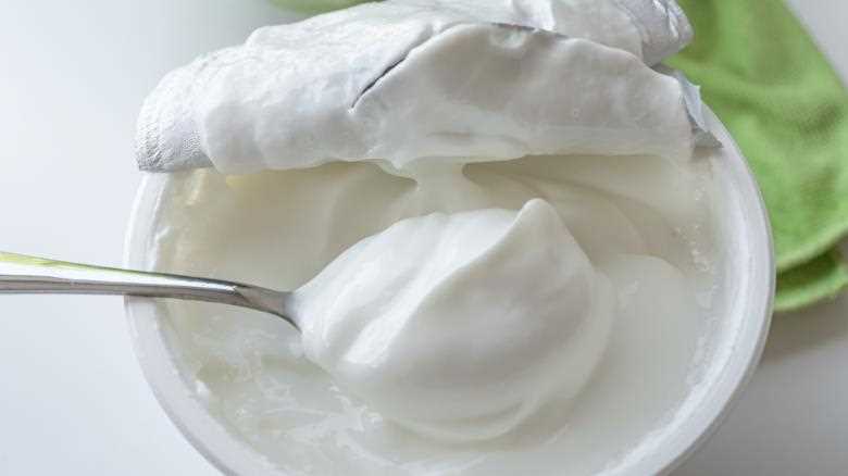 7 Best Substitutes For Sour Cream.