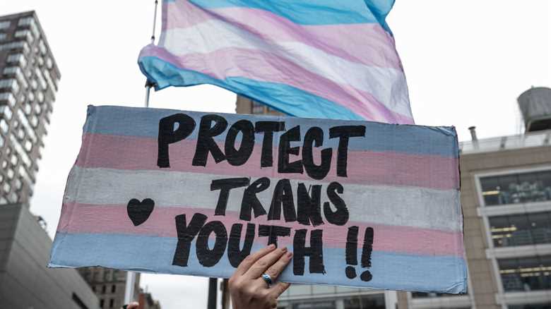 Transgender youth should be offered 'exploratory therapy' according to a new HHS report