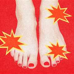 11 Symptoms Foot Doctors Say You Should Never Ignore