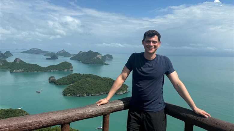 HolaFly eSIMs: A Better Way to Stay Connected When You Travel