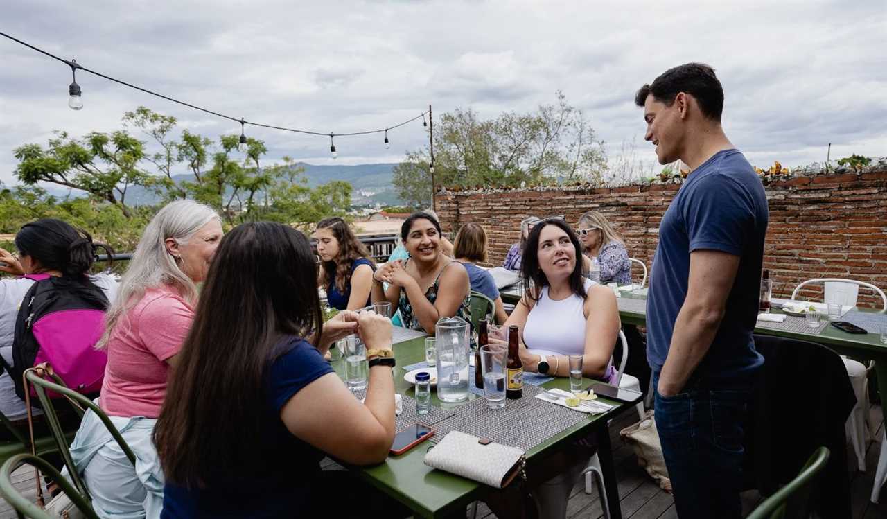 Nomadic matt with a tour group in mexico